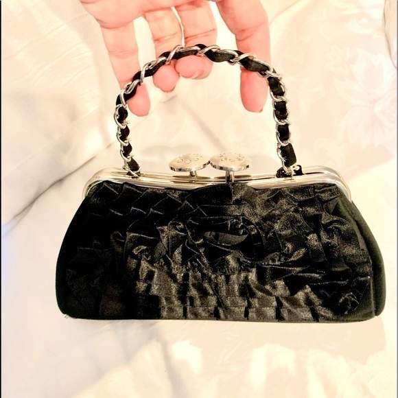 👜🎉HostPick🎉👜Kate Landry, Black Clutch, Lovely! - Picture 5 of 9